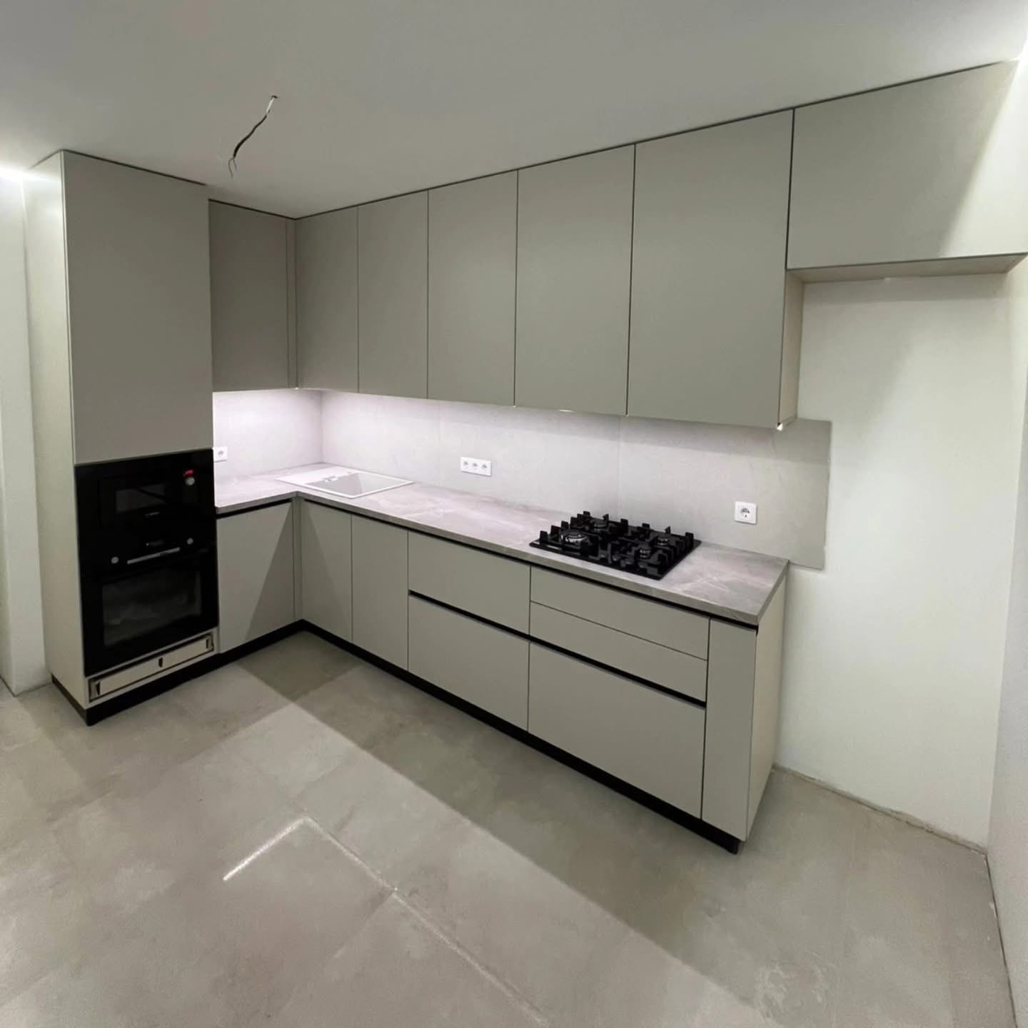 Beige Handleless Kitchen — Finchley, N3