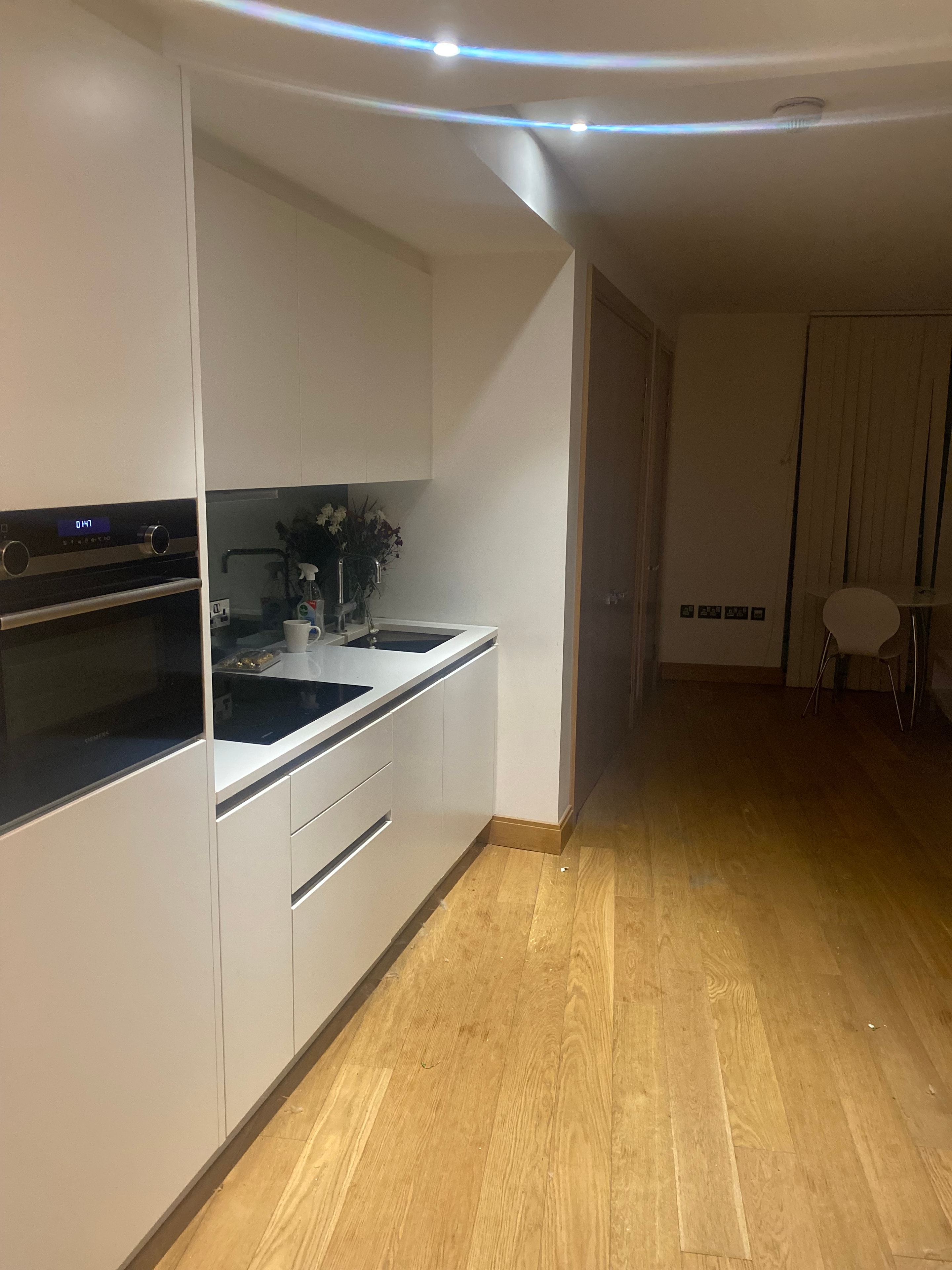 White Handleless Kitchen — Walthamstow, E17